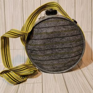 VTG 2Qt Oasis Canteen Galvanized Metal Gray Wool Fabric Flannel with Strap